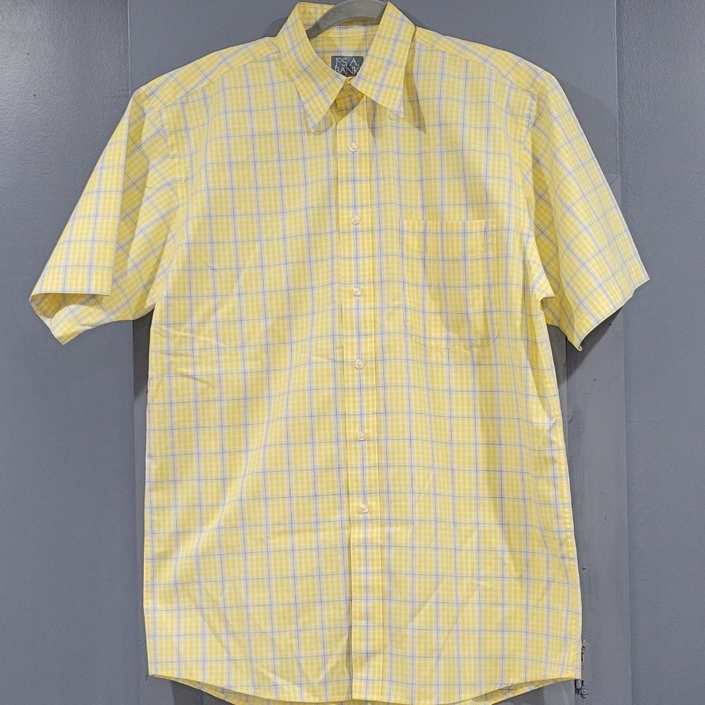 Jos. A. Bank Stay Cool Short Sleeve Button Down Shirt Men's Size M